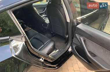 Седан Tesla Model 3 2020 в Ірпені