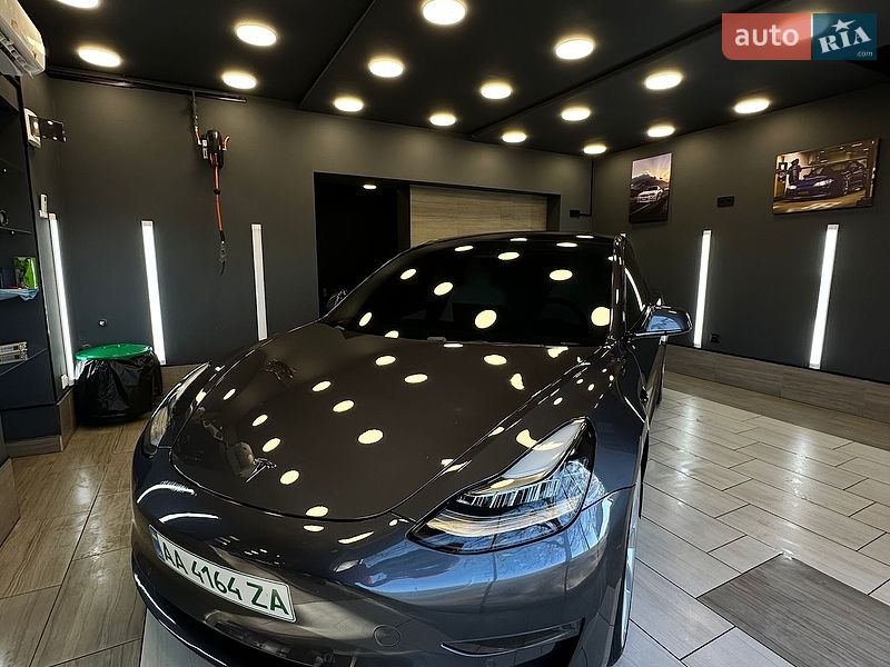 Седан Tesla Model 3 2018 в Одессе