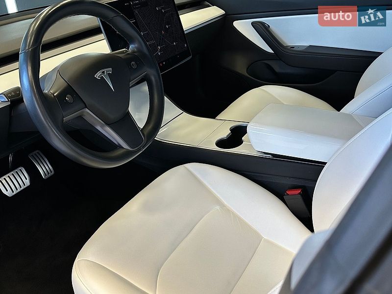 Седан Tesla Model 3 2018 в Одессе