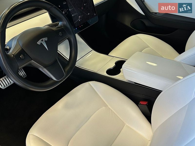 Седан Tesla Model 3 2018 в Одессе