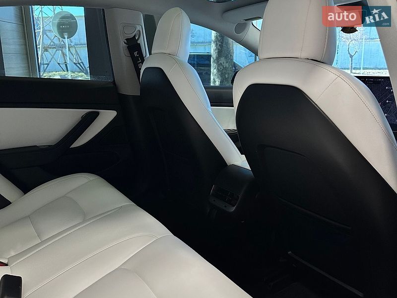 Седан Tesla Model 3 2018 в Одессе