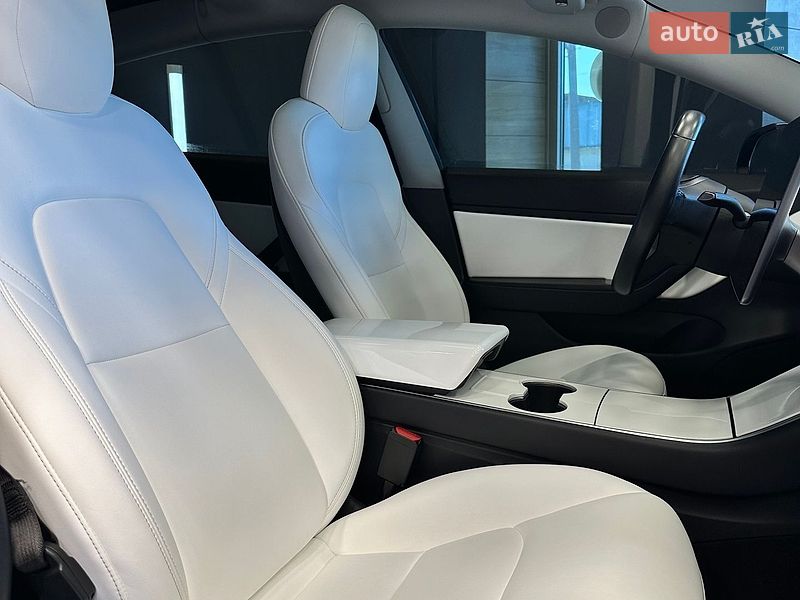 Седан Tesla Model 3 2018 в Одессе