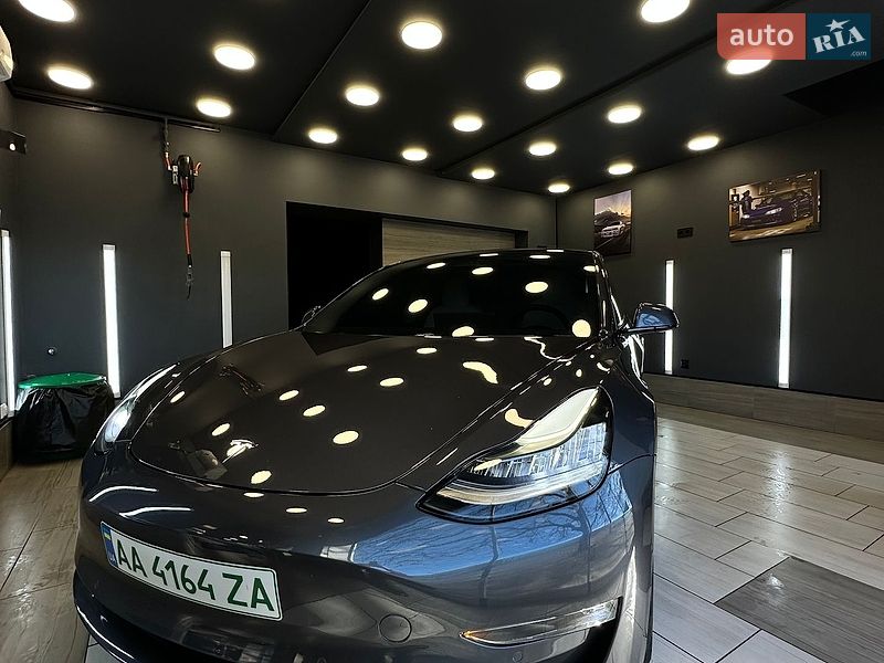Седан Tesla Model 3 2018 в Одессе