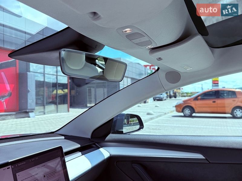 Седан Tesla Model 3 2022 в Львові