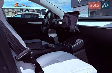 Седан Tesla Model 3 2022 в Львові