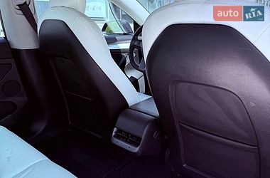 Седан Tesla Model 3 2022 в Львові