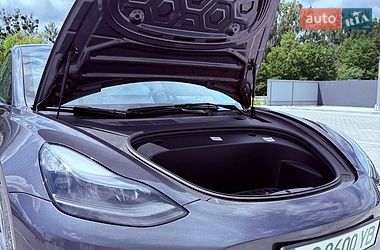 Седан Tesla Model 3 2022 в Львові