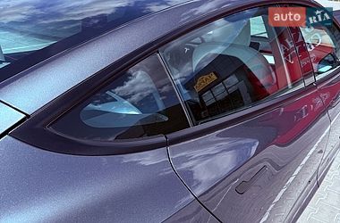 Седан Tesla Model 3 2022 в Львові