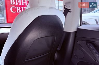 Седан Tesla Model 3 2022 в Львові