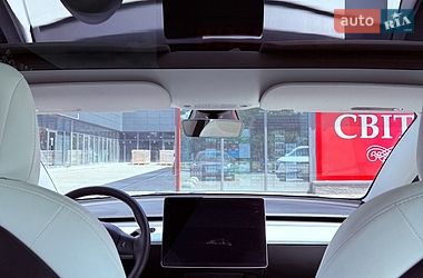 Седан Tesla Model 3 2022 в Львові