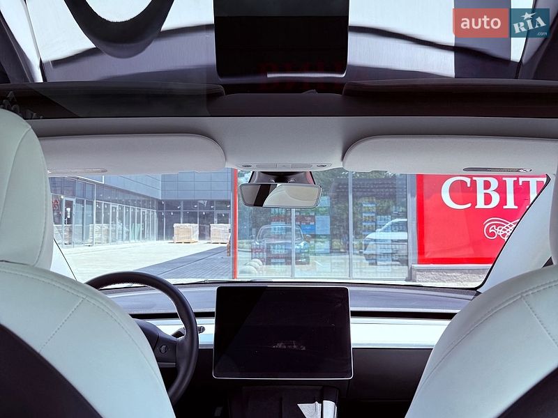 Седан Tesla Model 3 2022 в Львові