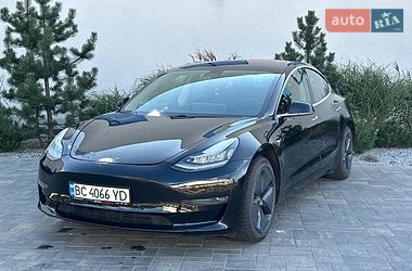 Tesla Model 3  2019