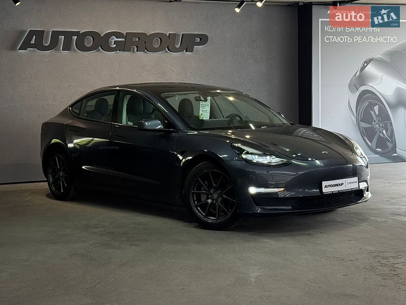 Седан Tesla Model 3 2023 в Одессе