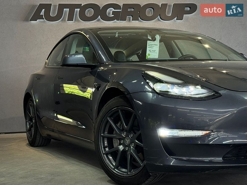 Седан Tesla Model 3 2023 в Одессе
