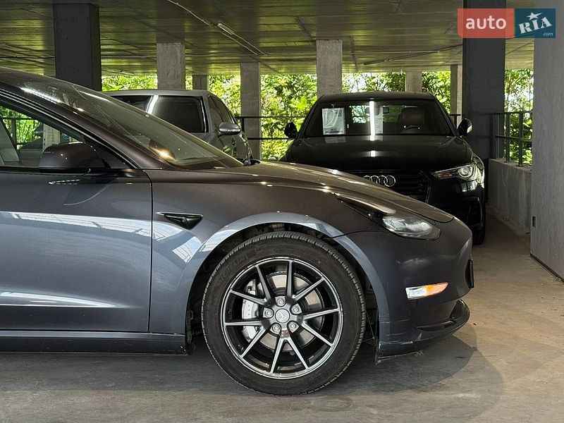 Седан Tesla Model 3 2023 в Одессе