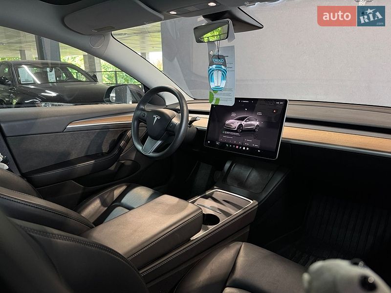 Седан Tesla Model 3 2023 в Одессе