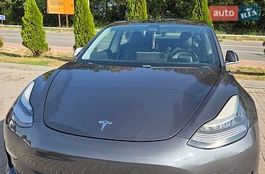 Tesla Model 3  2018