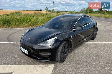 Tesla Model 3  2020