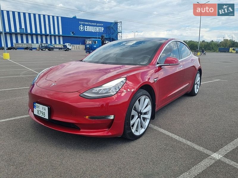 Tesla Model 3 2019