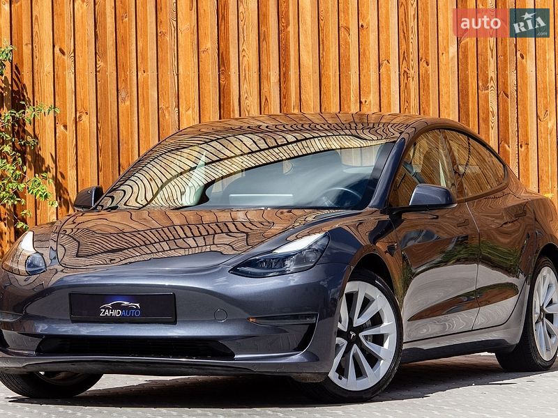 Tesla Model 3 2022