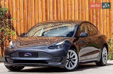 Tesla Model 3  2022