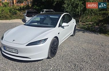 Tesla Model 3 2024