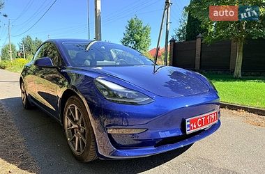 Tesla Model 3  2021