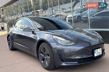 Tesla Model 3  2020
