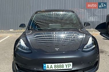 Tesla Model 3  2019