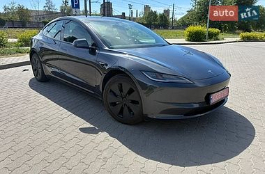 Tesla Model 3  2024