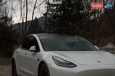 Tesla Model 3  2020