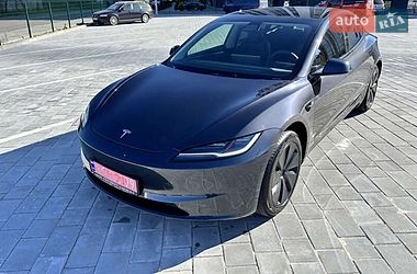 Tesla Model 3  2024