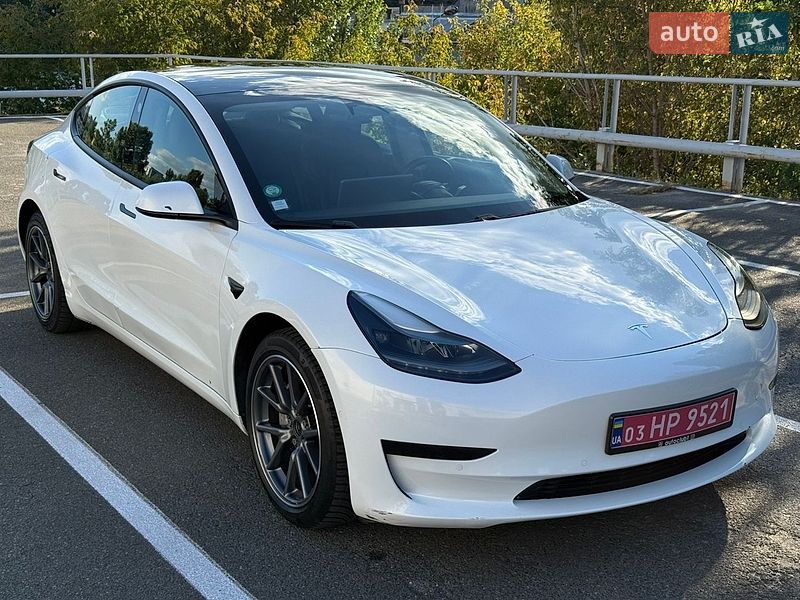 Tesla Model 3 2021
