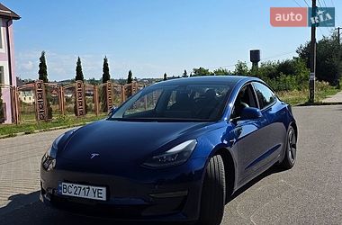 Tesla Model 3  2021