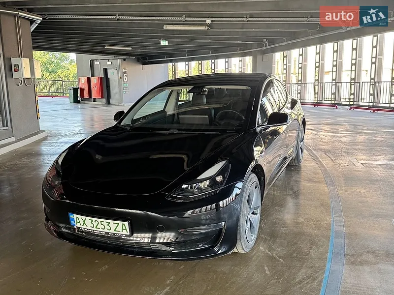 Tesla Model 3 2020