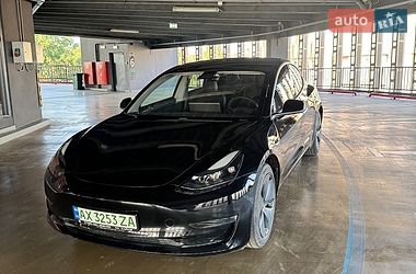 Tesla Model 3  2020