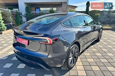 Седан Tesla Model 3 2025 в Стрию