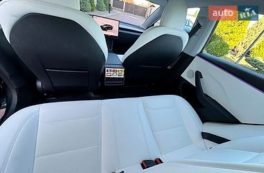 Седан Tesla Model 3 2025 в Стрию