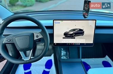 Седан Tesla Model 3 2025 в Стрию