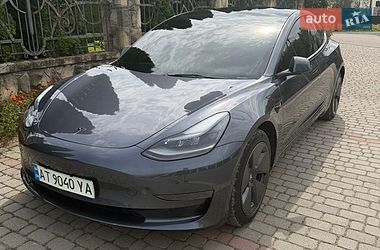 Седан Tesla Model 3 2023 в Івано-Франківську