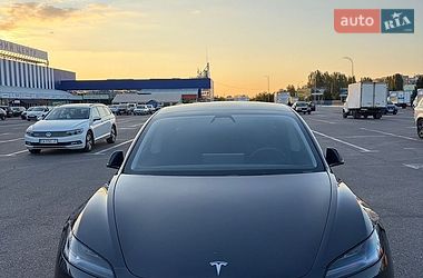 Седан Tesla Model 3 2024 в Черкассах