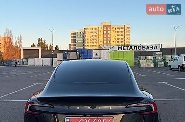 Седан Tesla Model 3 2024 в Черкассах