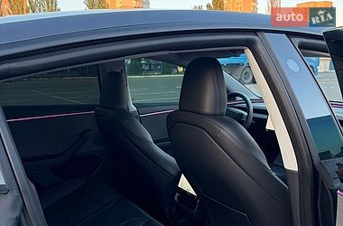 Седан Tesla Model 3 2024 в Черкассах