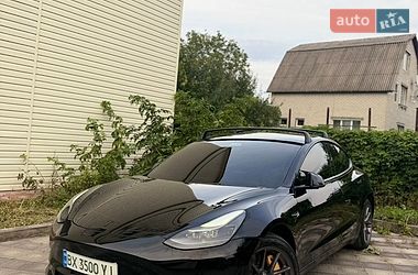 Tesla Model 3  2023