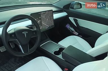 Tesla Model 3 2020