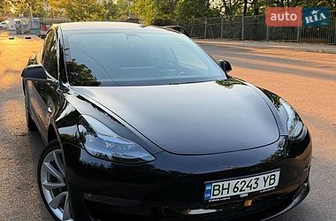 Tesla Model 3  2018