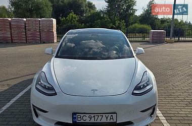 Tesla Model 3  2020