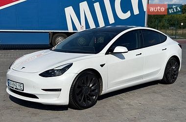 Tesla Model 3  2021