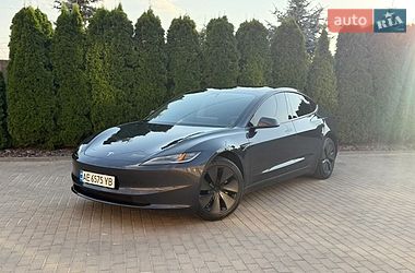 Седан Tesla Model 3 2024 в Днепре