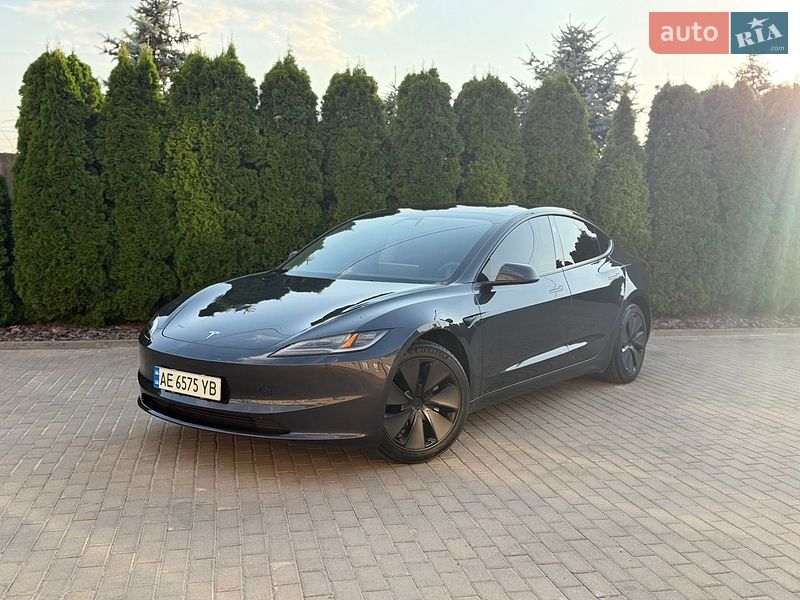 Седан Tesla Model 3 2024 в Днепре